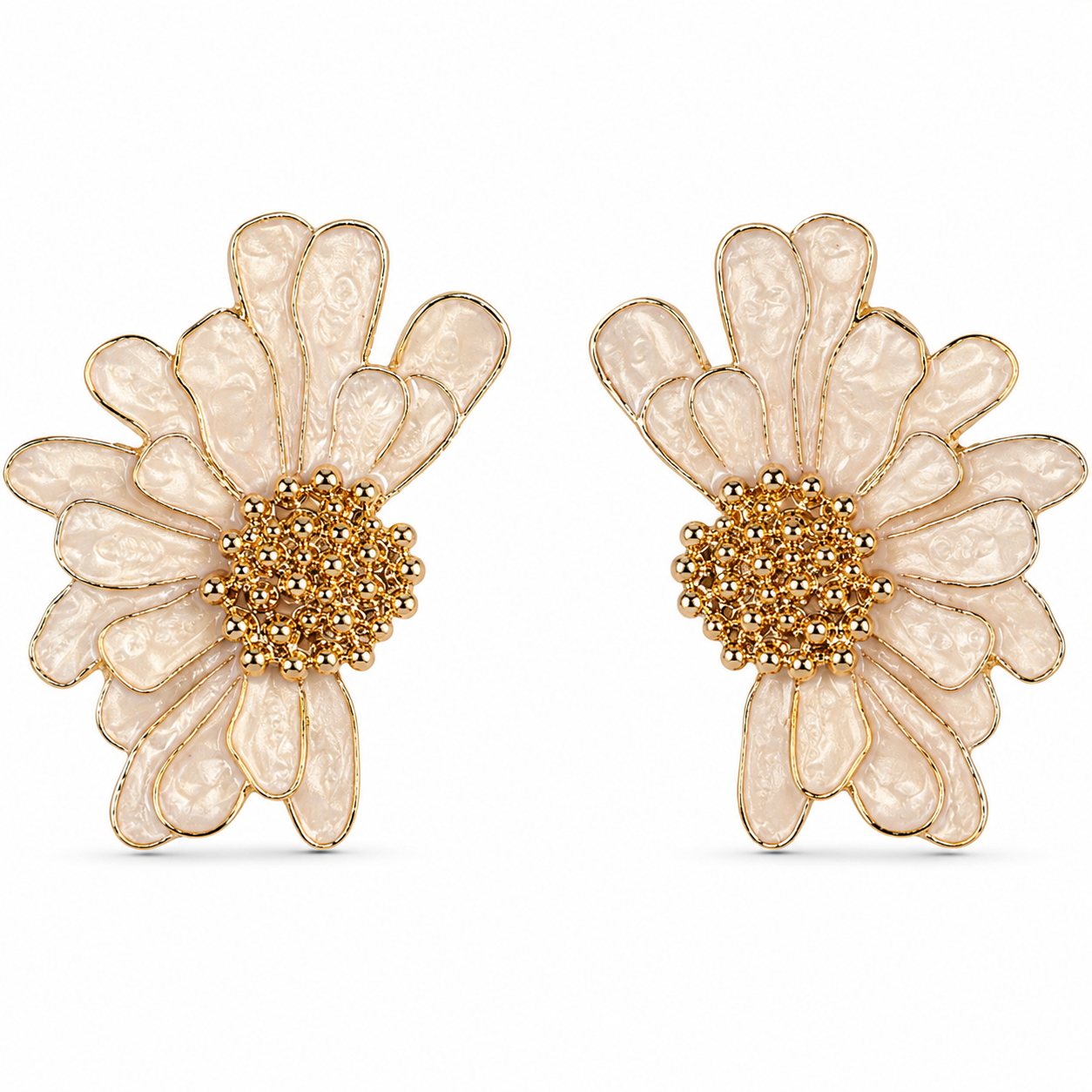 Goldea Daisy Bloom Statement Stud Earrings