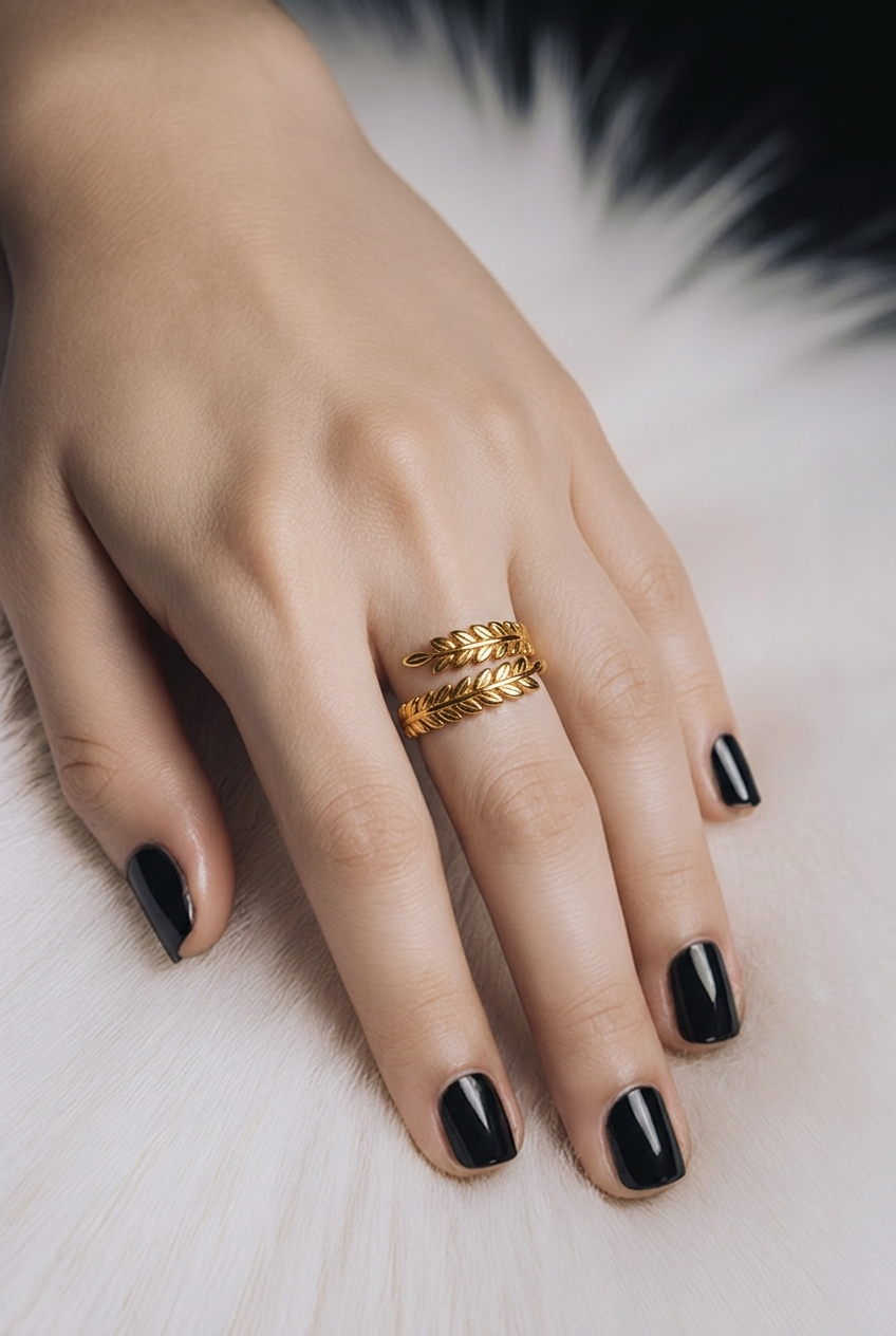 Goldea Laurel Wrap Ring