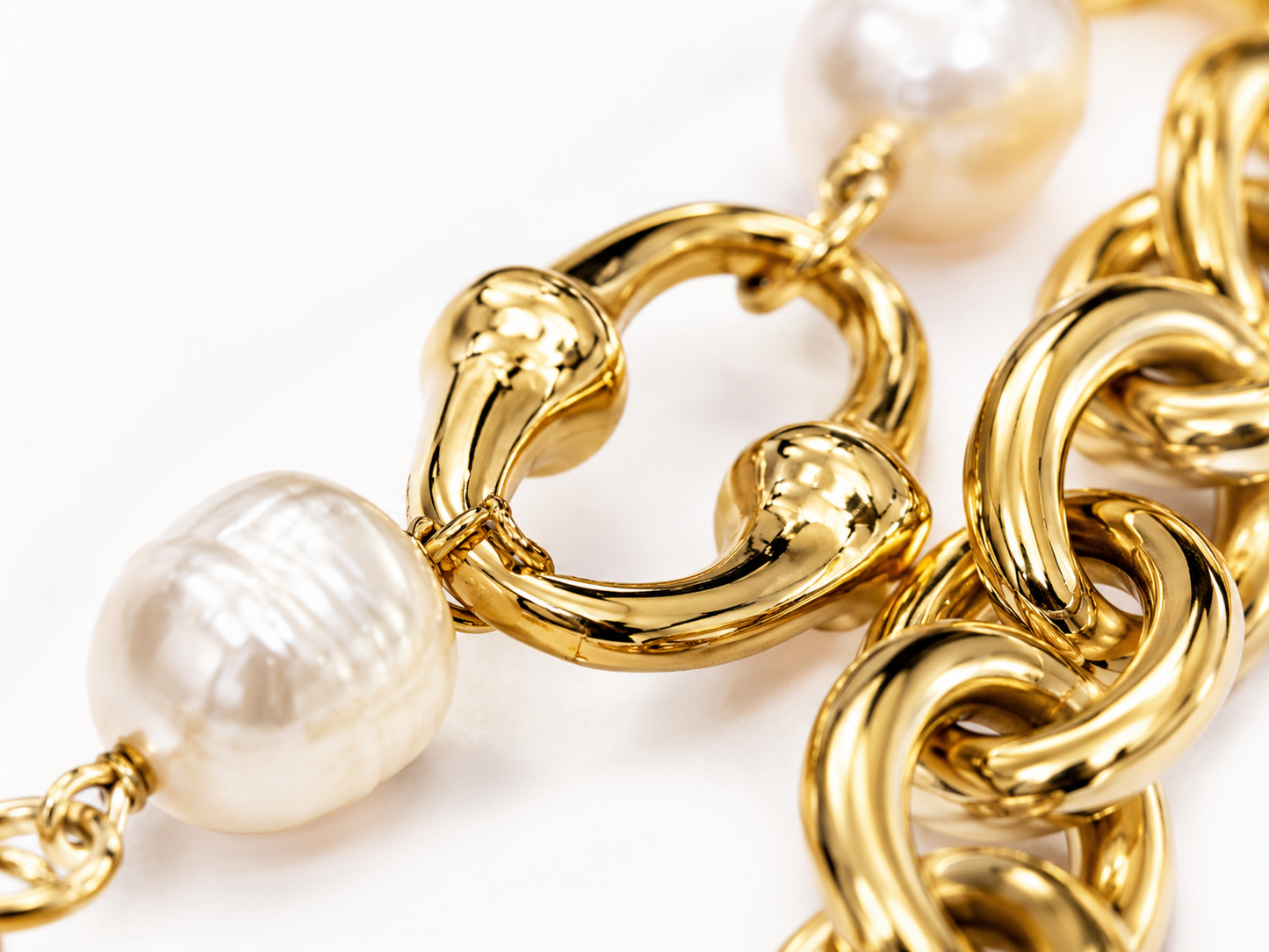 Goldea Pearl Link Statement Bracelet