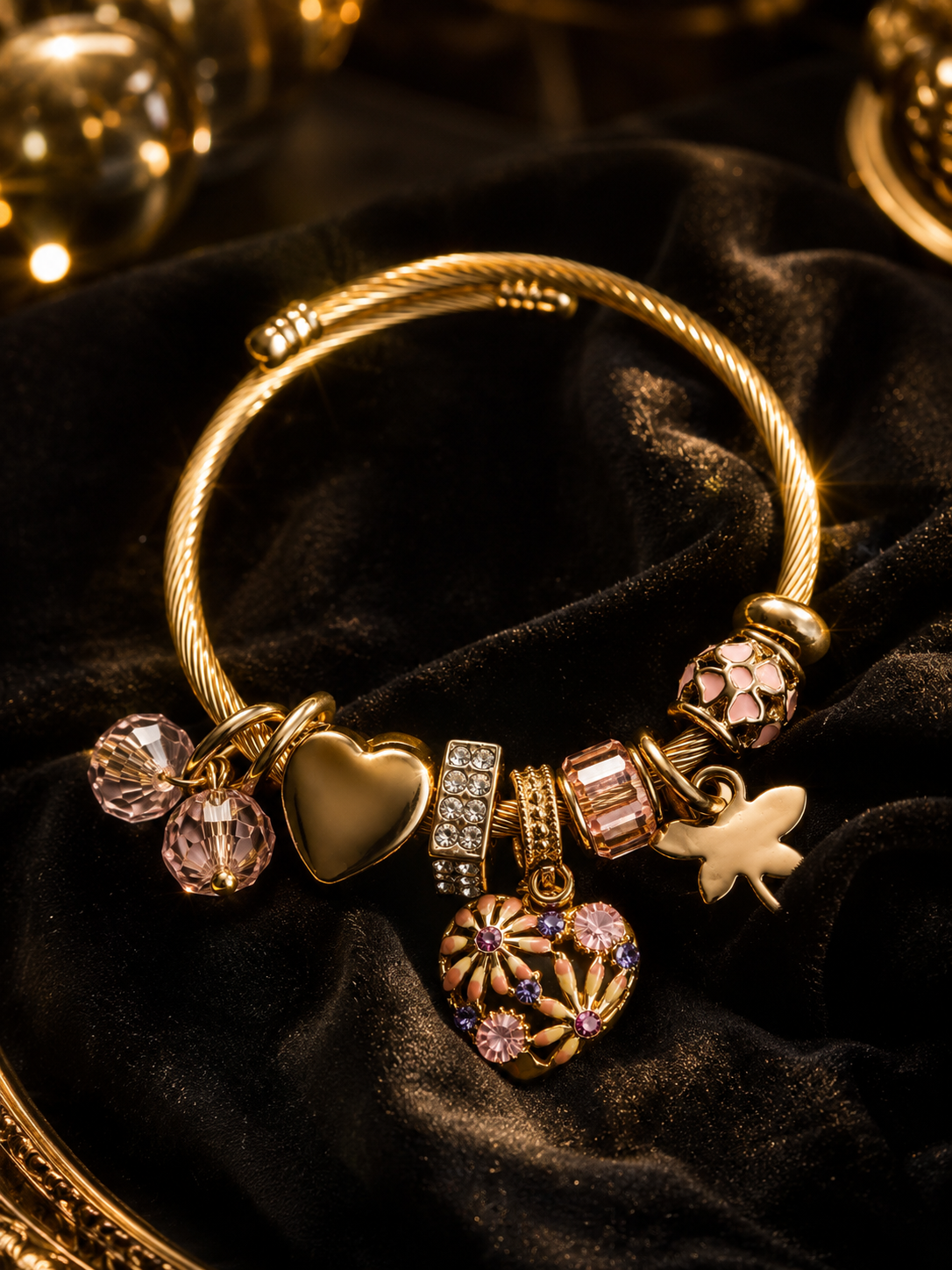 Goldea Blush Charm Heart Bangle
